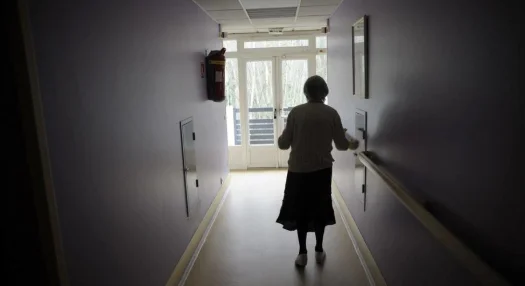 La maladie d’Alzheimer est souvent mal ou trop tardivement diagnostiquée chez les femmes