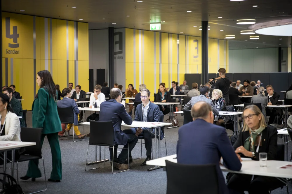 F100-22-33781.jpg
